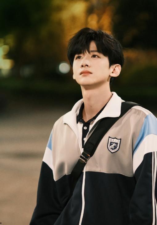 演员成毅最新爆料,演艺生涯背后的心路历程与精彩瞬间 第2张 演员成毅最新爆料,演艺生涯背后的心路历程与精彩瞬间 第2张