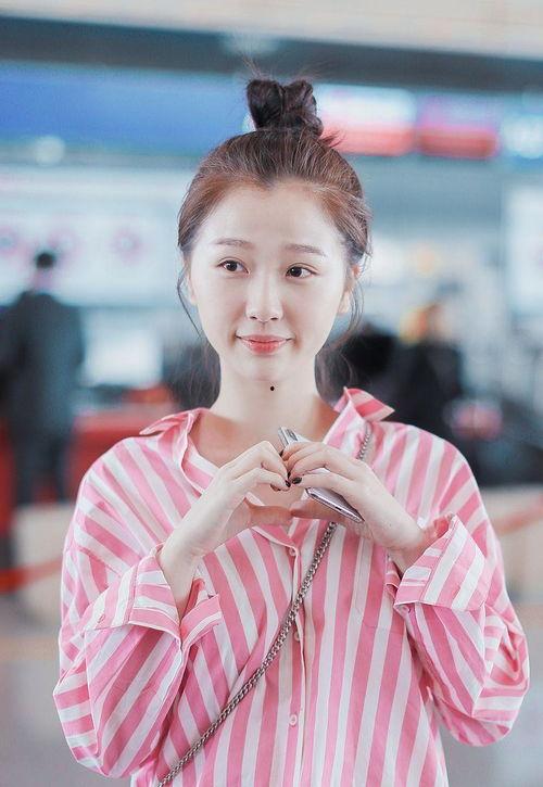 虞书欣私下娱乐圈爆料,娱乐圈背后的真实故事 第2张 虞书欣私下娱乐圈爆料,娱乐圈背后的真实故事 第2张