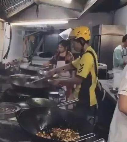 配餐爆料小哥视频大全,视频大全中的美食故事与幕后真相  第3张